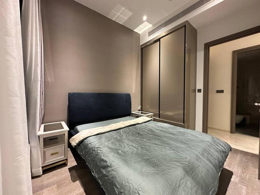 Apartment Luxury 2bd W Rooftop Bar & Pool In Saigon Center *
