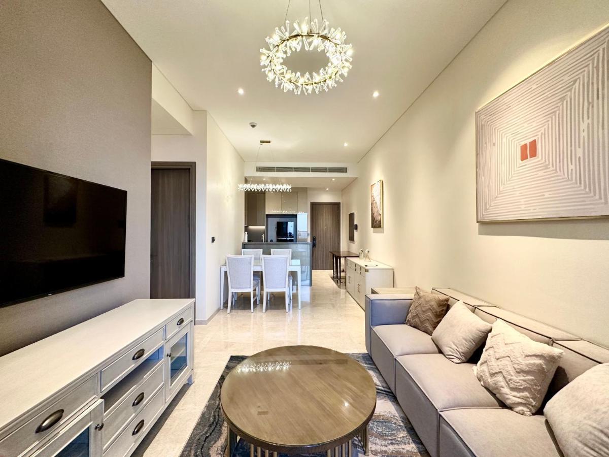 Luxury 2bd W Rooftop Bar & Pool In Saigon Center * Ho Chi Minh City