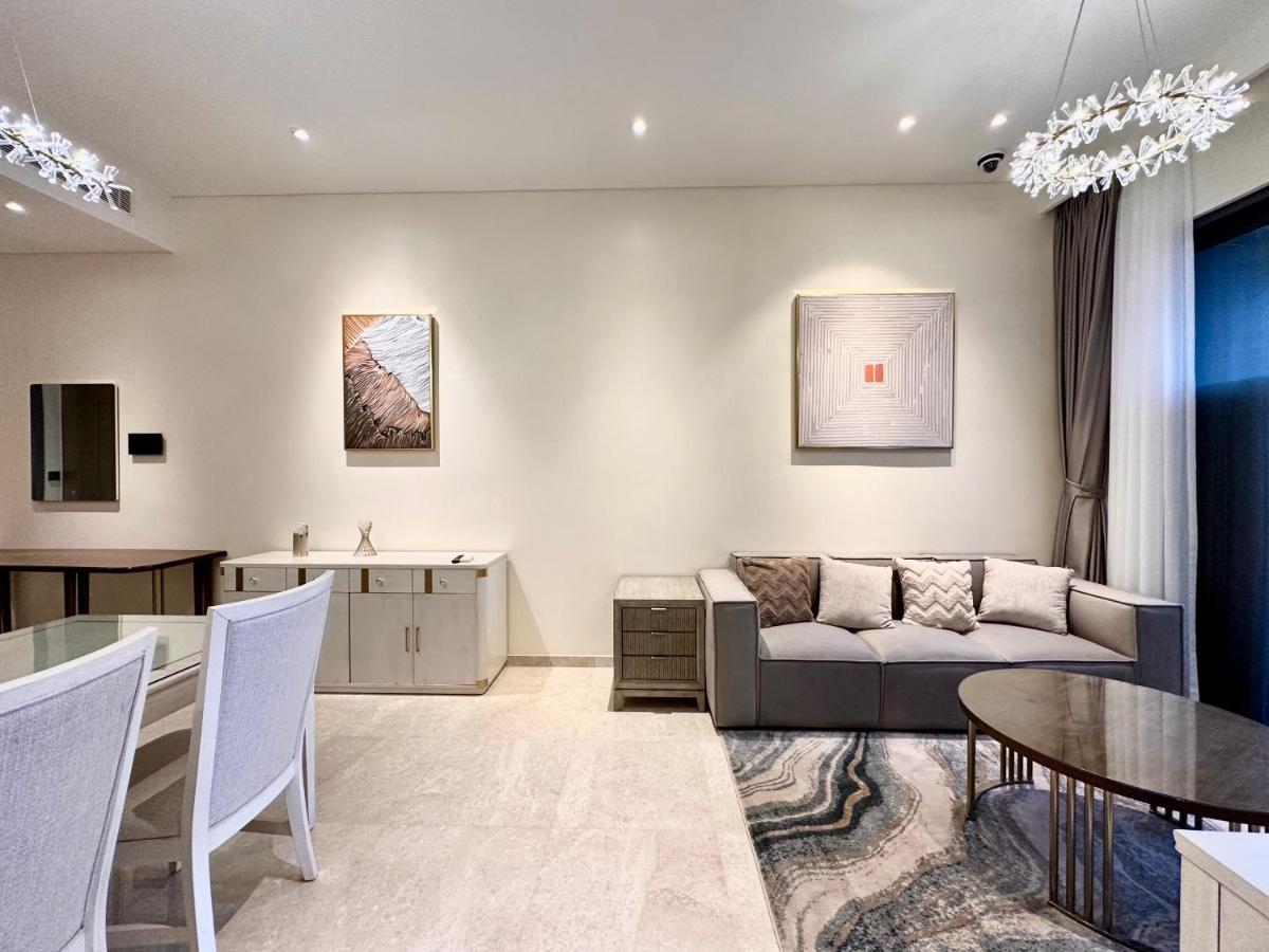 Apartment Luxury 2bd W Rooftop Bar & Pool In Saigon Center