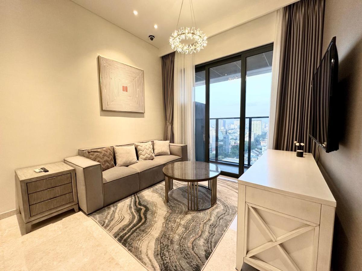 Luxury 2bd W Rooftop Bar & Pool In Saigon Center Apartment Ho Chi Minh City